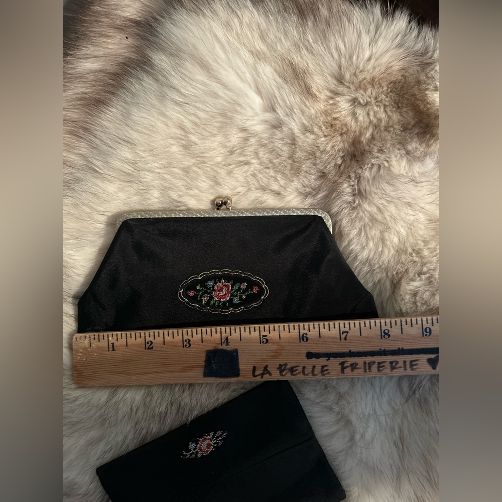 Vintage pouch and tissue holder - Picture 9 of 15